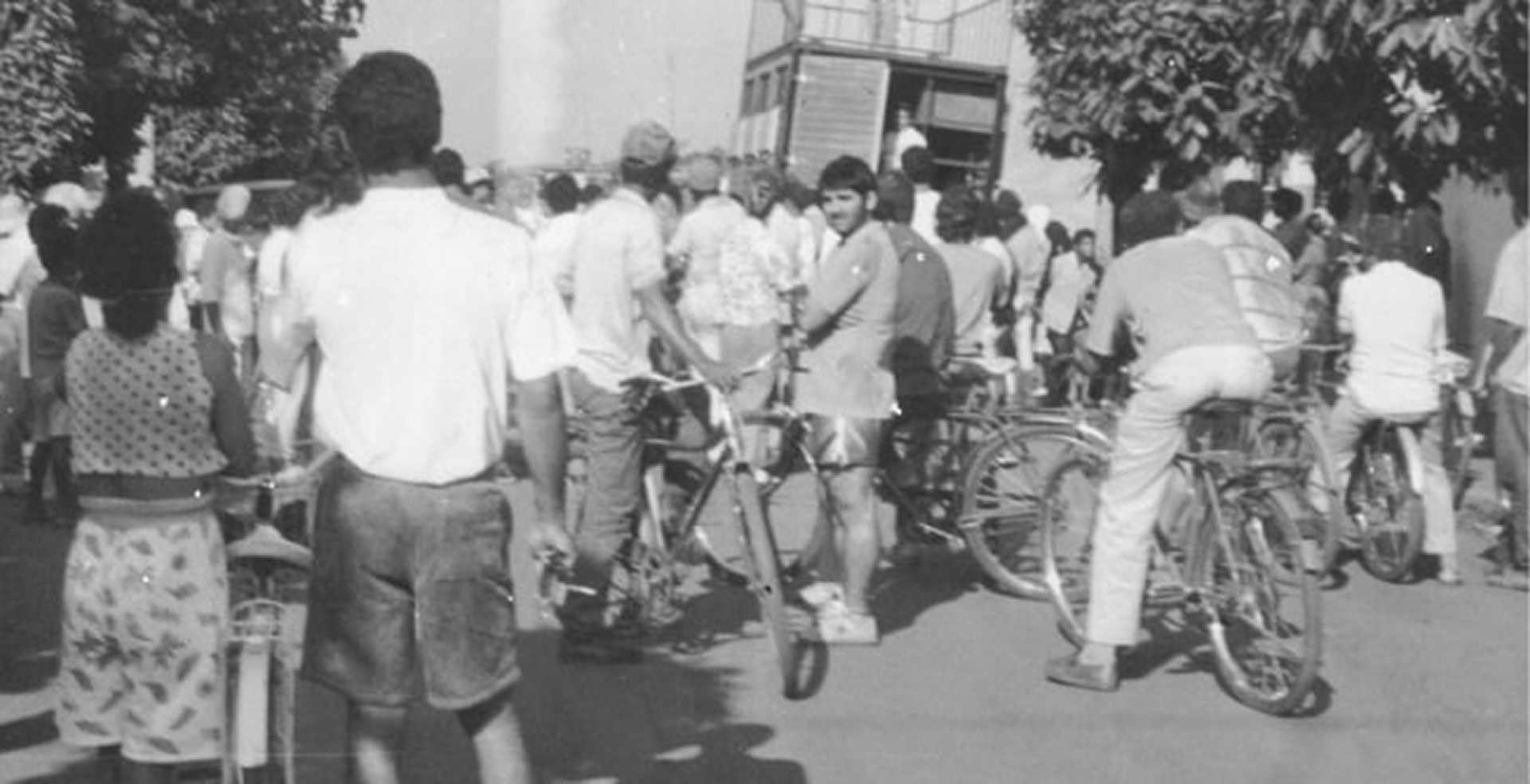 Slide 16_9 - 4-min (1)